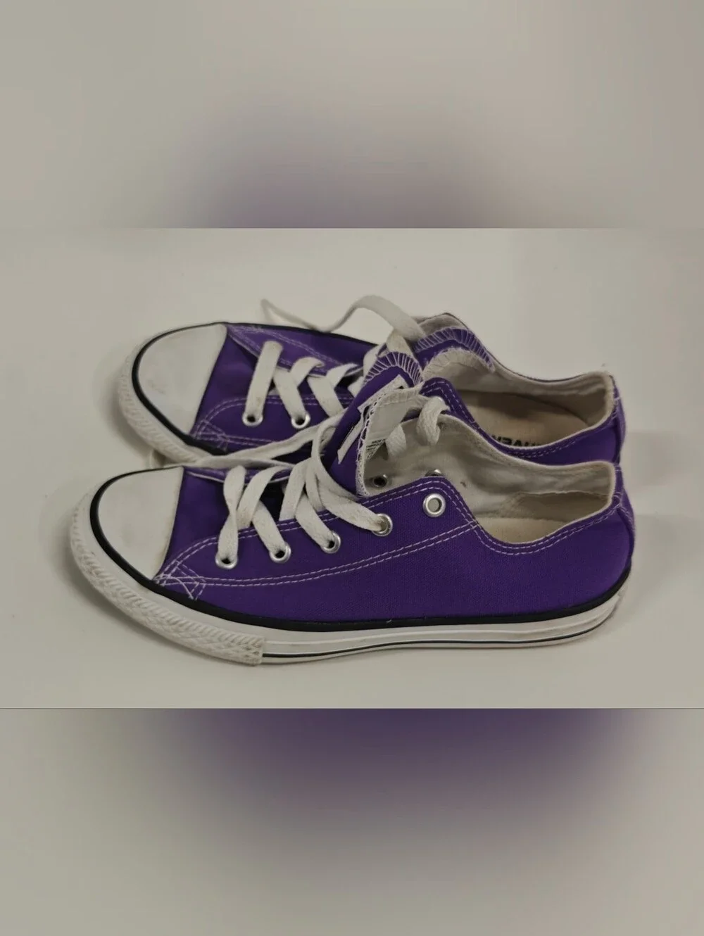 Converse Chuck Taylor All Star Low Electric Purple Youth Size 2 Sneakers Canvas